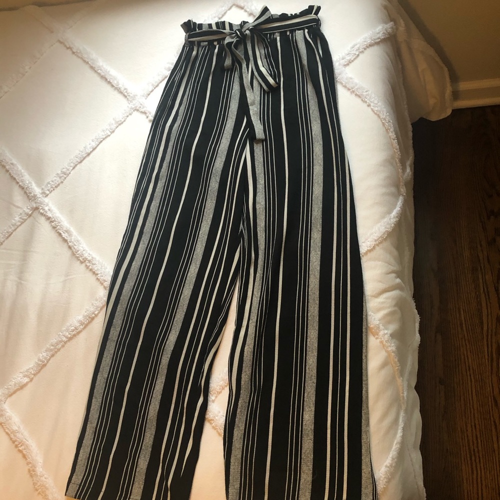 Monteau Los Angeles high waisted, wide leg pants